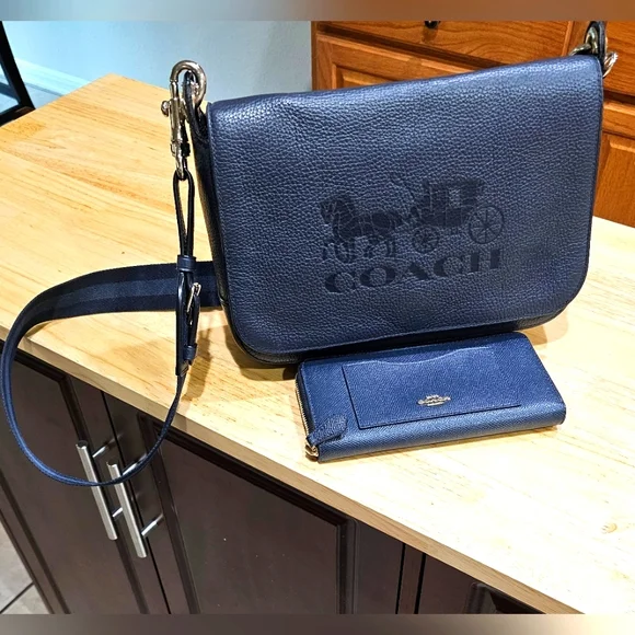 Coach Carriage Navy Blue Pebbled Grain Leather Messenger and Wallet Set EUC - Picture 1 of 16